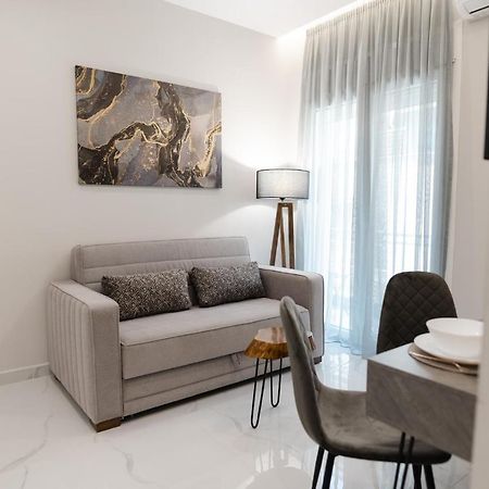 M10 Central Apartments Alexandroupolis ภายนอก รูปภาพ