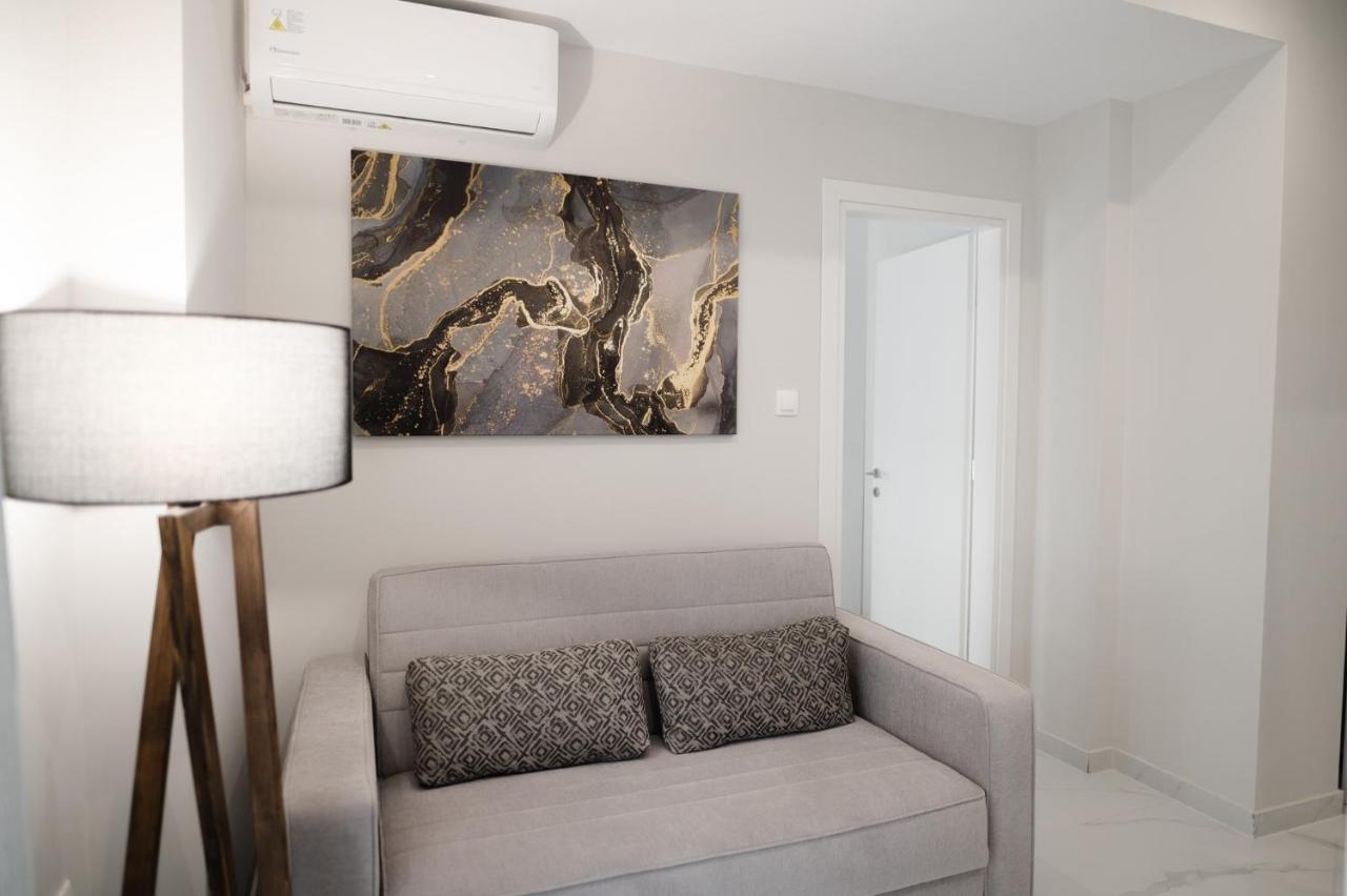 M10 Central Apartments Alexandroupolis ภายนอก รูปภาพ